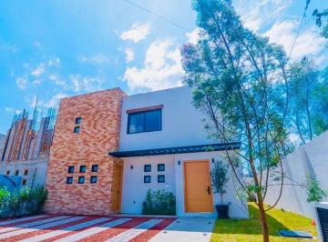 Casa · 200m² · 3 Recámaras · 3 Estacionamientos · Casa en Venta Metepec