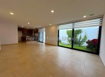 Casa · 190m² · 4 Recámaras · 2 Estacionamientos · Zibatá Casa Dentro de Privada en Venta Rah1455