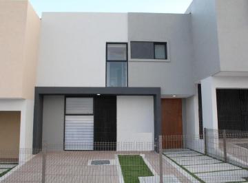 Casa · 149m² · 3 Recámaras · 2 Estacionamientos · Zibatá Casa Dentro de Privada en Venta Rah1050