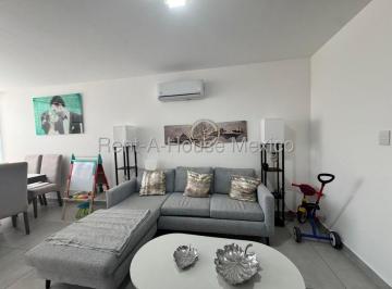 Casa · 144m² · 4 Recámaras · 2 Estacionamientos · Zakia Casa de Dos Niveles en Venta Rah3372