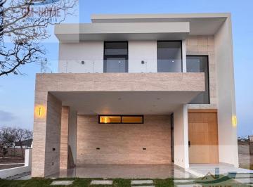 Casa · 335m² · 4 Recámaras · 2 Estacionamientos · Casa El Cielo Parque Residencial