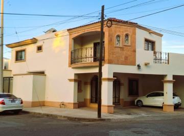Casa de 3 habitaciones, Cajeme · Casa de 3 Recamaras en Venta Ciudad Obregón Sonora Frente Parque