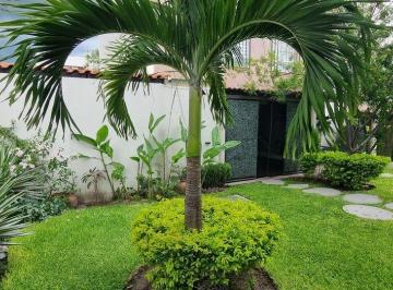 269f76509e6ec8a8d7d3d30e660cbaed7b3a58b2760a2751dbb81f64df76d74f · Casa en Venta con Alberca, Jacuzzi y Amenidades Atrás del Club de Golf Sta Fe
