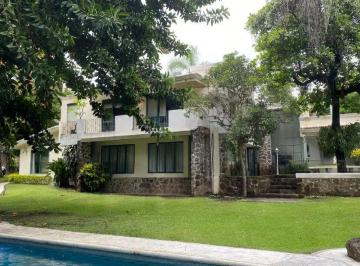 Casa de 13 habitaciones, Cuernavaca · Preciosa Casa en Venta. rio Panuco. Vista Hermosa