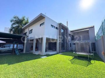 Casa · 422m² · 3 Recámaras · Venta de Casa en Colonia Pablo Torres Burgos, Cuautla, Morelos.