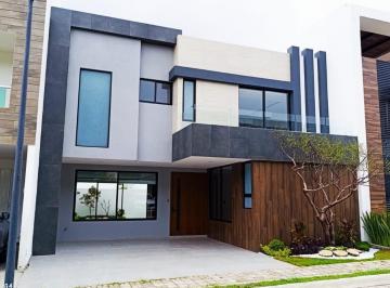 Casa · 340m² · 4 Recámaras · 2 Estacionamientos · Calle Salvatierra 13, Cascatta, Parque Guanajuato, Lomas de Angelópolis III, Puebla