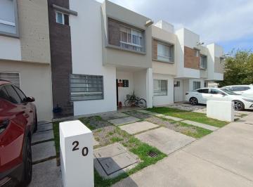 Casa · 113m² · 3 Recámaras · 2 Estacionamientos · Casa en Venta en Fraccionamiento Sonterra, Querétaro
