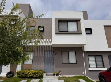 Casa · 97m² · 3 Recámaras · 2 Estacionamientos · Casa en Venta en Zakia, Querétaro