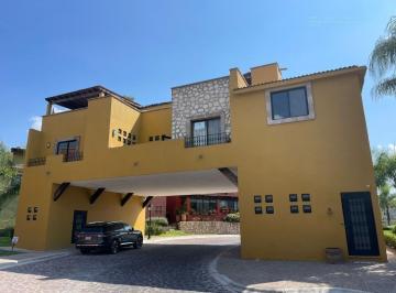 Casa · 266m² · 5 Recámaras · 5 Estacionamientos · Casa en Venta en Exclusivo Fraccionamiento en San Miguel de Allende