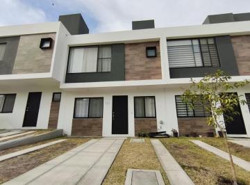 Casa en condominio · 109m² · 4 Recámaras · 2 Estacionamientos · Casa en Venta en Paseos de Zakia Oriente, Querétaro