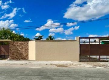 Casa de 5 habitaciones, Kanasín · Casa en Venta en Mulchechén, Cerca de Periférico, con Terreno de 2100 m²