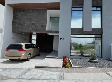 Casa · 340m² · 4 Recámaras · 4 Estacionamientos · Casa en Venta en Zibatá, El Marqués