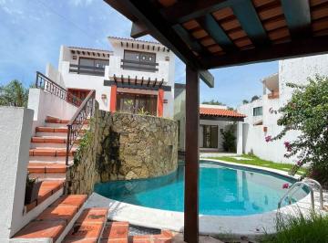Casa · Casa en Venta de 3 Pisos con Alberca. Riviera Veracruz