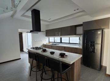 Casa · 245m² · Casa en Venta a un Costado de La Presa Rejon