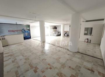 Local en centro comercial , Celaya · Plaza Excelaris: Amplio Local en Renta de 2 Pisos en Esquina