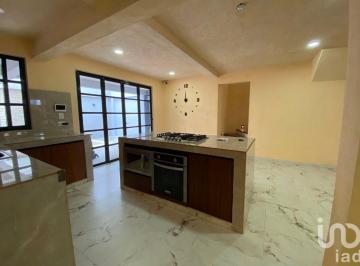 Casa · 263m² · 4 Recámaras · 2 Estacionamientos · Casa en Venta en Leandro Valle, Mérida, Yucatán