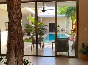 Casa · 389m² · 4 Recámaras · 5 Estacionamientos · Casa en Venta, Tipo Hacienda en Dzibilchaltún, Mérida.