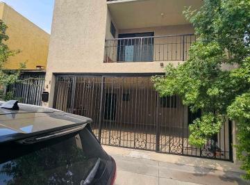 Casa · 280m² · 3 Recámaras · 2 Estacionamientos · Rento Casa Totalmente Equipada y Climatizada