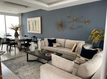 Casa de 3 habitaciones, El Marqués · Venta. Zarú - Casa con Amenidades, 3 Recamaras, Sala de Tv