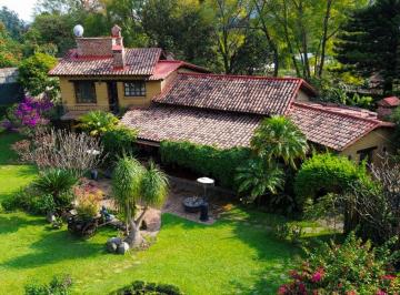 Casa de 5 habitaciones, Tepoztlán · Casa en Venta en Tepoztlan, Morelos