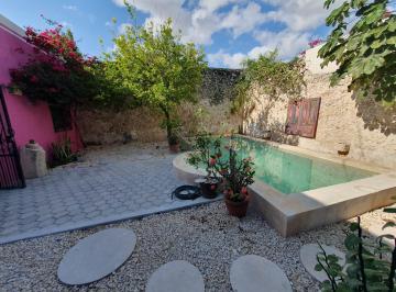 Casa · 180m² · 2 Recámaras · 1 Estacionamiento · Hermosa Casa en Venta Merida Centro Historico (Avc - 2747)