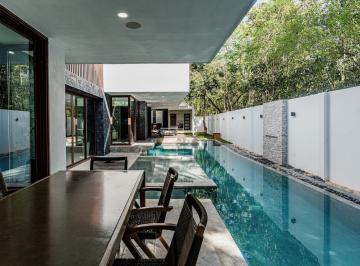 Casa · 846m² · 4 Recámaras · 4 Estacionamientos · Casa Increible en Playa del Carmen