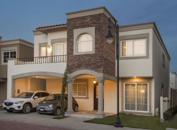 Casa en condominio · 289m² · 3 Recámaras · 2 Estacionamientos · Casa en Condominio en Metepec