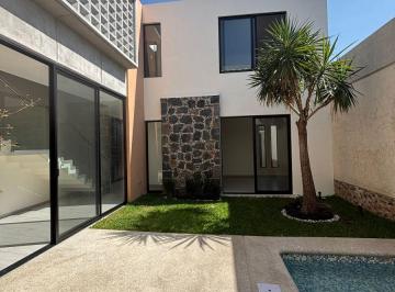 Casa de 4 habitaciones, Cuernavaca · Vendo Moderna Casa en Privada