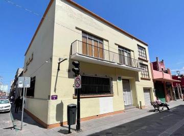 Casa · 255m² · 4 Recámaras · 1 Estacionamiento · Casa en Paseo Zaragoza Ll