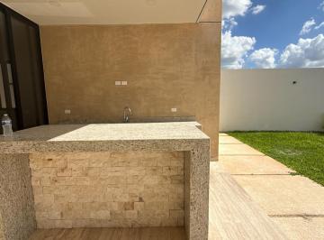 Casa · 287m² · 4 Recámaras · 3 Estacionamientos · Venta de Casa en Privada Moravia Temozón Norte Mérida Yucatán