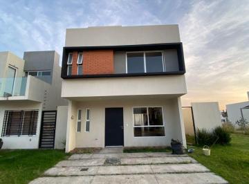 Casa de 3 habitaciones, Zapopan · Casa en Venta en Valle Imperial - Abie Residencial 277