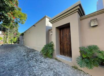 Casa · 110m² · 1 Recámara · 1 Estacionamiento · Renta Casa Mamba en Acapatzingo