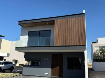 Casa de 4 habitaciones, Zapopan · Casa Para Estrenar en Parques Vallarta, Zapopan