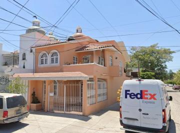 Casa de 3 habitaciones, Puerto Vallarta · Casa en Venta en Versalles, Puerto Vallarta Remate, Oportunidad!