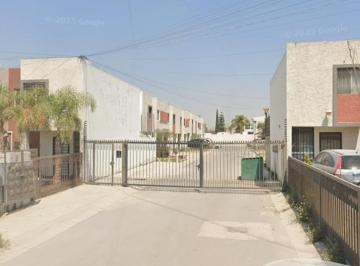 Casa en Venta de 2 habitaciones Tlaquepaque · Casa en C. San Uriel 1090, San Pedro Tlaquepaque, Jal.