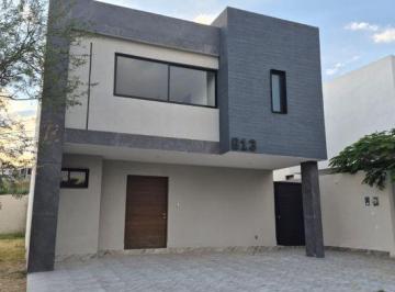 Casa en condominio · 205m² · 3 Recámaras · 2 Estacionamientos · Casa en Venta en Valles del Molino a