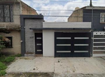 Casa de 3 habitaciones, Zapopan · Casa en Hierro 237, Zapopan, Jal.