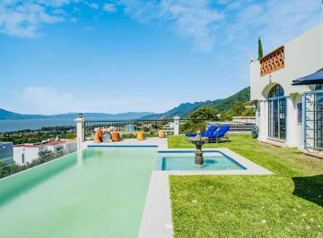 Casa · 582m² · 4 Recámaras · 4 Estacionamientos · Casa en Venta en Chapala Jalisco