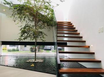 Casa · 550m² · 4 Recámaras · 4 Estacionamientos · Casa Venta Fraccionamiento Diana Natura Zapopan Jalisco