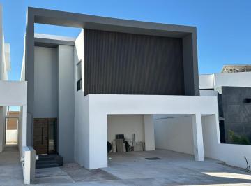 Casa · 278m² · 3 Recámaras · 2 Estacionamientos · Se Vende Casa en Fraccionamiento Bosque Real