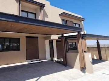 Casa · 175m² · 3 Recámaras · 2 Estacionamientos · Casa en Lomas del Campanario