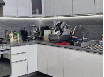 Casa · 169m² · 3 Recámaras · 2 Estacionamientos · Casa Remodelada en Venta en Lomas de Atizapan