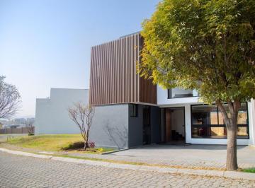Casa de 5 habitaciones, San Andrés Cholula · Casa en Venta en Parque Bruselas, Lomas de Angelópolis
