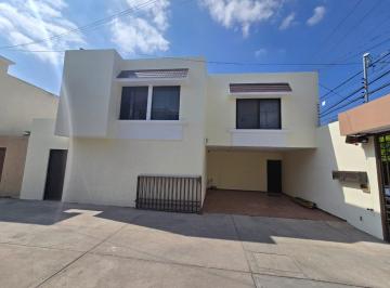 Casa · 126m² · 3 Recámaras · 2 Estacionamientos · Casa en Venta en Privada