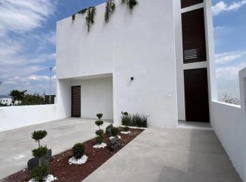 Casa · 228m² · 4 Recámaras · 4 Estacionamientos · Casa en Fraccionamiento Zibatá