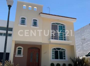 Casa · 164m² · 3 Recámaras · 2 Estacionamientos · Casa en Venta en Senderos de Monte Verde