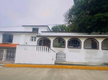 Casa · 411m² · 3 Recámaras · 2 Estacionamientos · Casa en Obrera