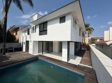 Casa en condominio de 4 habitaciones, Zapopan · Casa de Lujo en Venta Virreyes Coto 9, Zapopan | 4 Recámaras, Alberca y Jardín