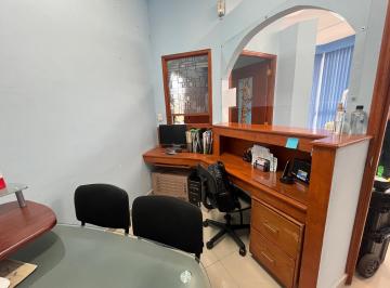Oficina · 46m² · 1 Estacionamiento · Venta Consultorio Dental Listo Para Operar Hospital San Jose Queretaro