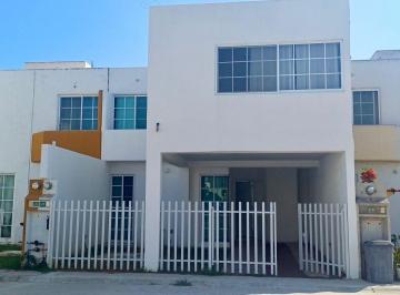 Casa · 151m² · 3 Recámaras · 2 Estacionamientos · Casa en Venta en Fraccionamiento Pozarreal